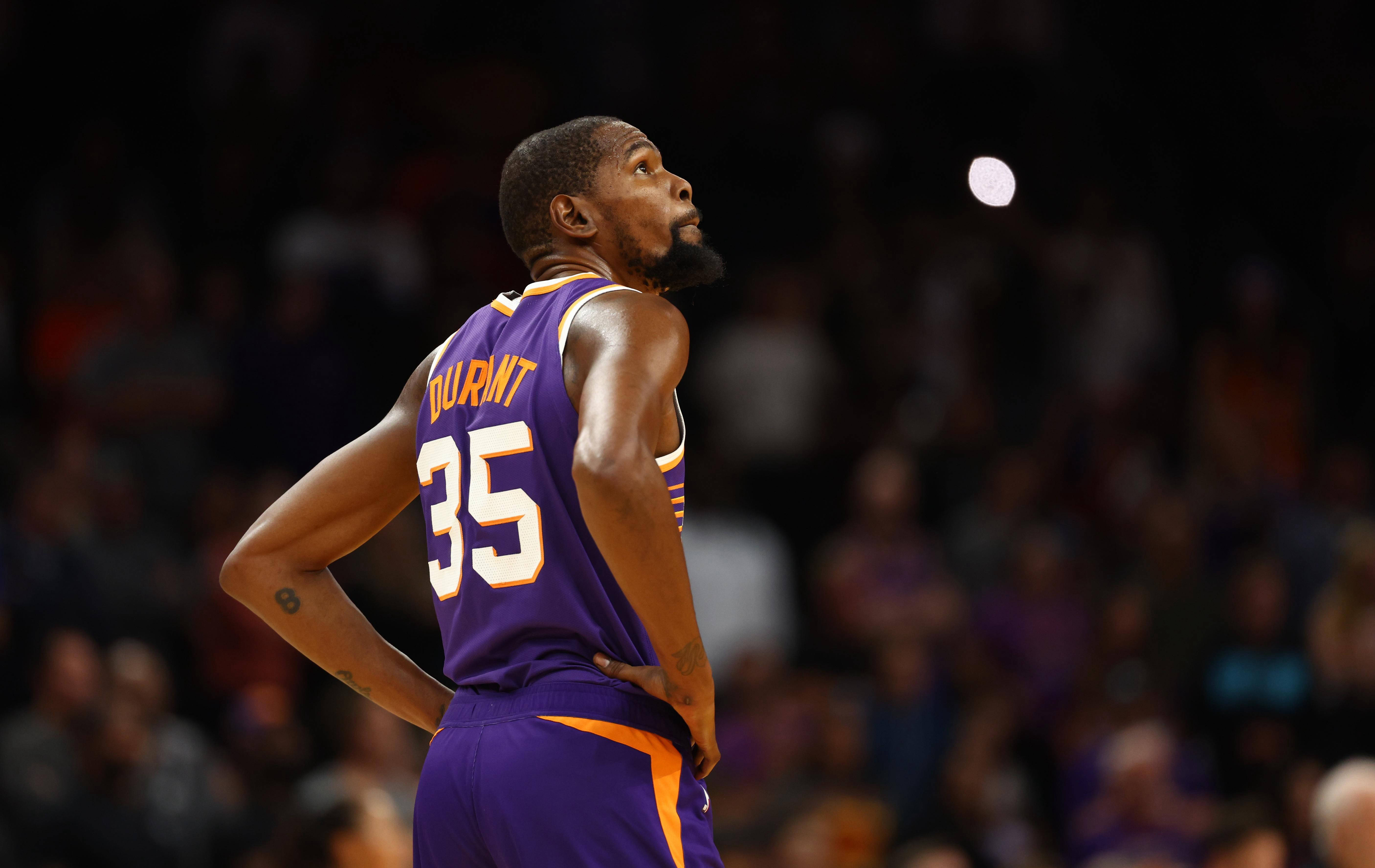 球员继续保 球员继续保